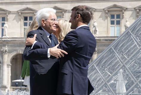 Sergio Mattarella Emmanuel Macron Al Louvre Di Parigi Dago Fotogallery