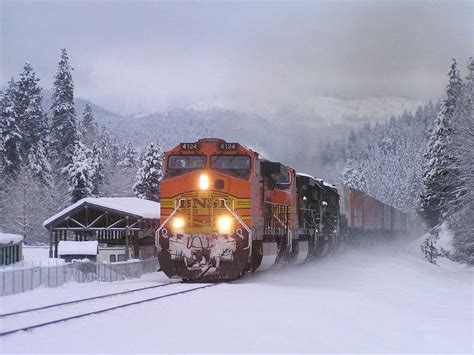 Christmas Train To Leavenworth 2025 - Nicola Murray