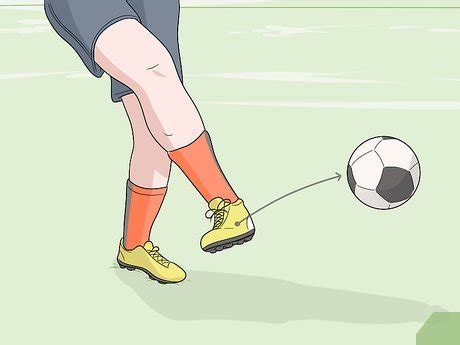 4 Ways to Pass a Soccer Ball - wikiHow