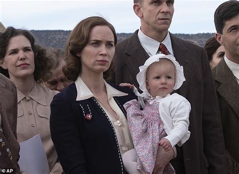 The BAFTAs Emily Blunt Dazzles In An Ab Flashing Nude Gown With