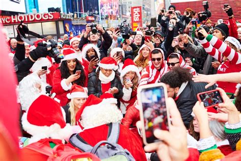 Nyc Santacon Returns This Weekend Everything You Need To Know