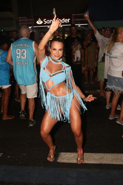 Foto Carnaval 2024 Da Vila Isabel Tem Gabi Martins Como Musa Purepeople