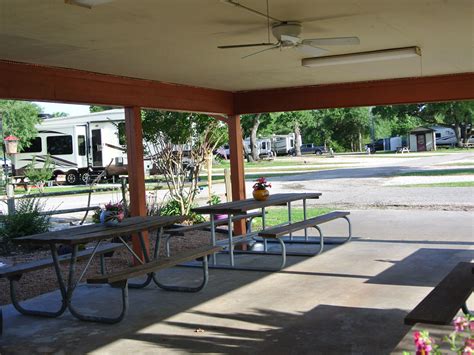 Amenities Whispering Oaks Rv Park