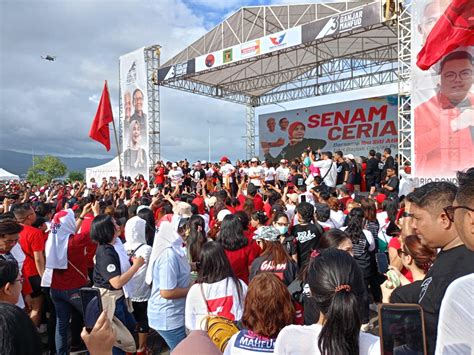 Goyang Manado Ribuan Warga Senam Ceria Bersama Siti Atiqoh Istri