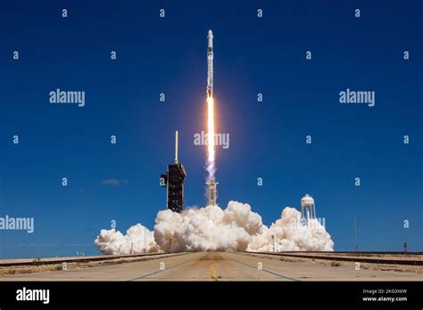 Spacex Crew 5 Launch Photos Spacexs Falcon 9 Rocket With The Dragon