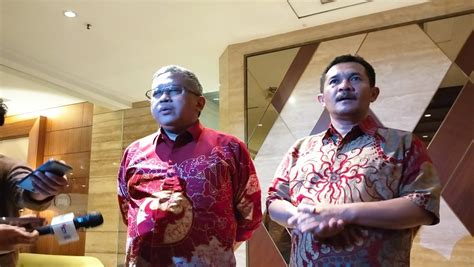 Muncul Usulan Duet Ganjar Anies Ini Respons Sekjen Pdip