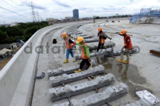 Proyek Pembangunan Light Rail Transit Depo Kelapa Gading Datatempo