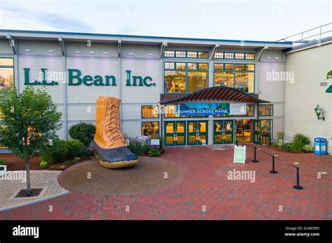 LL Bean Flagship Store, Freeport, Maine, USA Stock Photo - Alamy