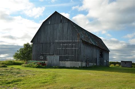 Country Barn Desktop Wallpaper