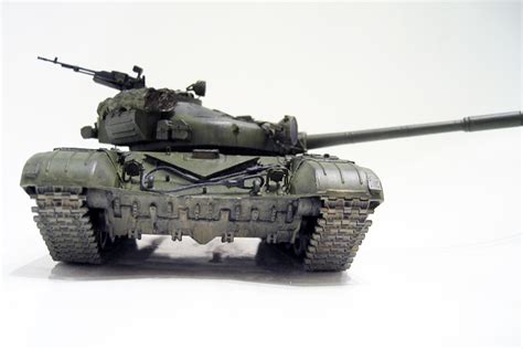 Т-72Б Звезда 1:35 — Каропка.ру — стендовые модели, военная миниатюра