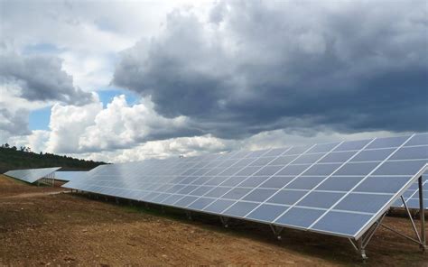 Une usine de panneau solaire photovoltaïque en France Come4News