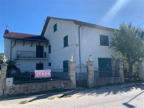 Vendita Terratetto Unifamiliare In Via Colle Paganica Montereale Buono