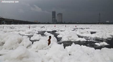 In Photos Yamuna Overflows With Toxic Froth Filth India News The