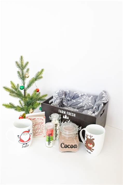 Hot Cocoa Holiday Diy Gift Basket With Cricut Joy Mamma Bear Says