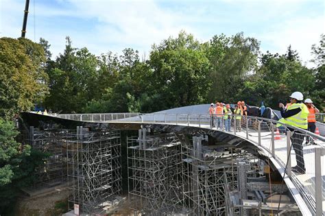 Visite De Projet Passerelle Pi Tonne Et Cyclable Entre Le Bastion Et