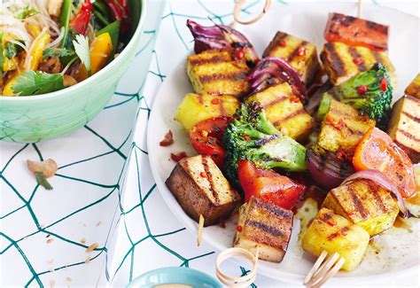 Tofu Gemüse Spieße mit Erdnussdip und Glasnudelsalat Frisch Gekocht