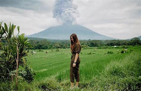 Bali Volcano Fury At Mount Agung Bikini Selfies By Eruption World