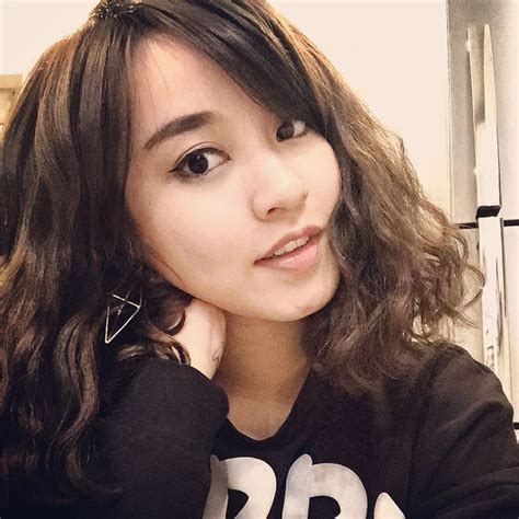 Những bà mẹ đơn thân xinh đẹp của giới hot girl Việt