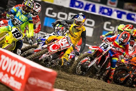 Highlights: 2017 Anaheim 2 Supercross - Transmoto