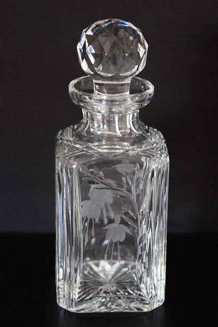 Stuart Crystal Cascade Pattern Very Heavy Kg Decanter Base Etched