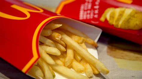 A Surprisingly Fresh Bag of McDonald's Fries From the 1950s Was Found ...