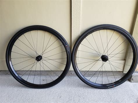 Bontrager Paradigm Comp Tlr Disc Road Wheelset For Sale