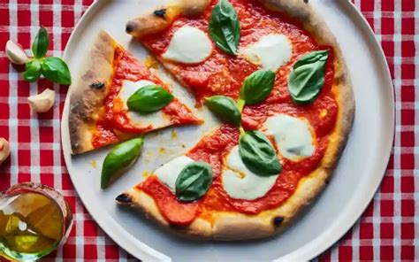 Pizza Margherita: A Slice of Italy in Your Kitchen - Taste Recipe