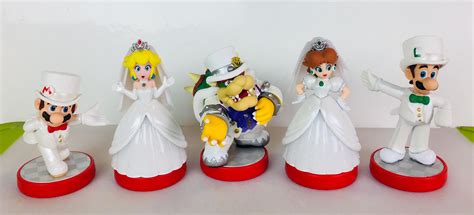 Custom Wedding Daisy & Luigi join the bridal party : r/amiibo