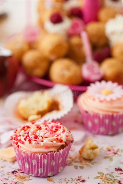 Birthday Cupcake with Sprinkles Stock Photo - Image of snack, delicious ...