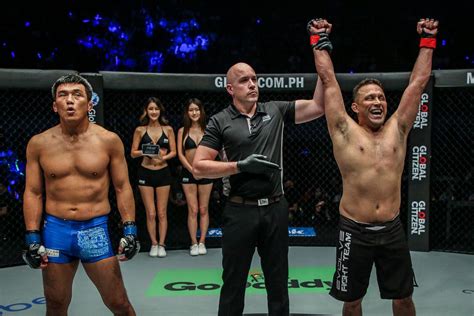 Renzo Gracie Kunci Yuki Kondo Dalam Laga Antar Legenda