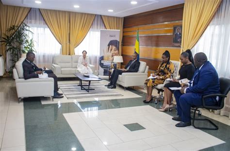 Gabon le Dr Guy Patrick Obiang Ndong devise avec Ségolène Royal