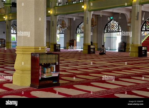 Mosque Prayer Hall Stock Photos & Mosque Prayer Hall Stock Images - Alamy