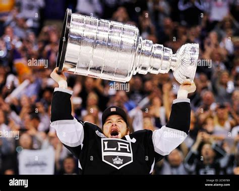 Dustin Brown Stanley Cup Hi Res Stock Photography And Images Alamy