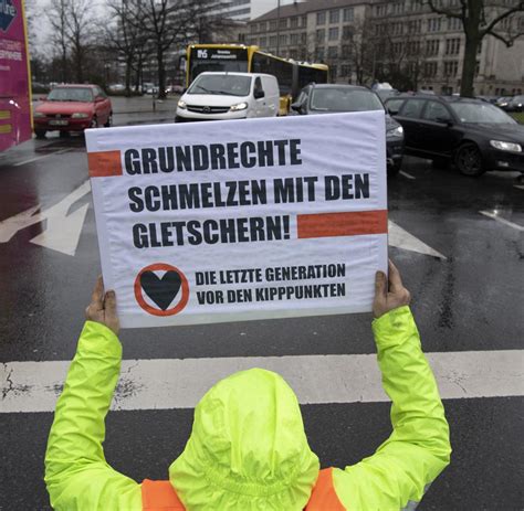 Polizei Berlin Klimaaktivisten NisahKhalisy