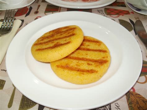 Los Antojos de Clara Arepas de maíz con queso