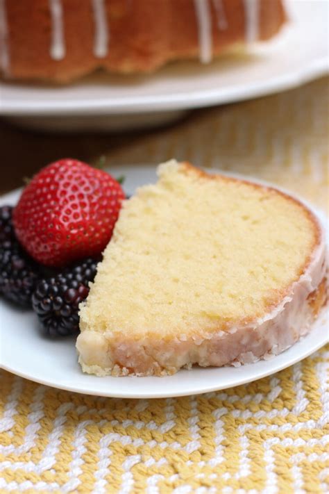 The Best Million Dollar Pound Cake Recipe {so Moist And Fluffy}