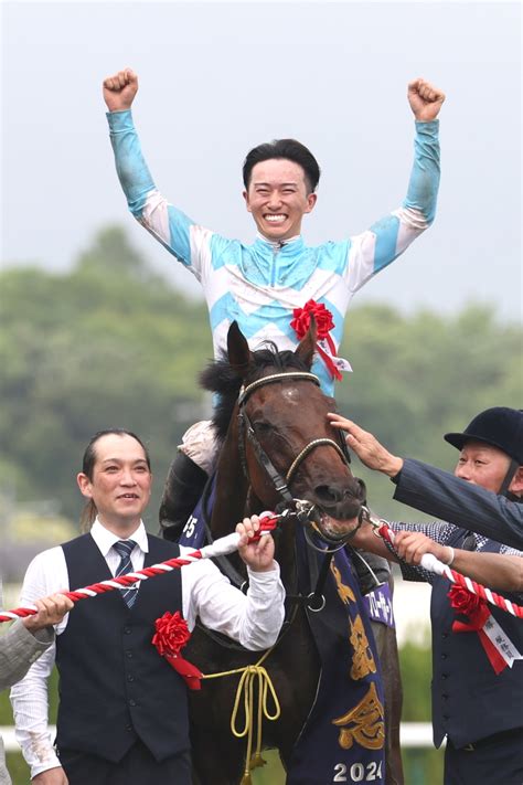 ブローザホーン菅原 人馬共にg1初制覇宝塚記念 Moment日刊ゲンダイ