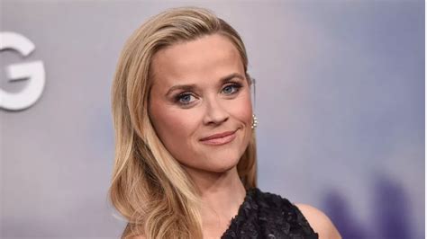 Reese Witherspoons Legally Blonde Prequel Series Elle Coming To