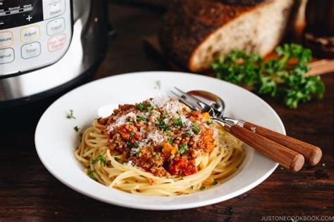 Pressure Cooker Spaghetti Bolognese • Just One Cookbook