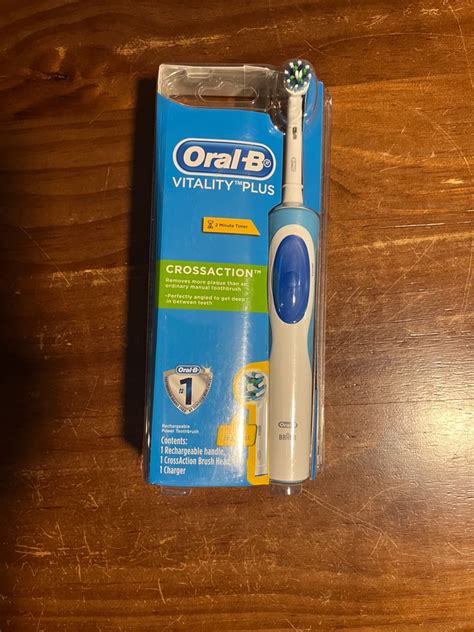 Oral B Vitality Plus Crossaction Electronic Toothbrush Beauty