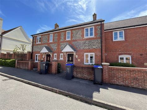 3 Bed Semi Detached House To Rent In Conyger Road Archers Gate