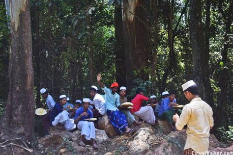 Munnar Hill Station And Tea Plantations Munnar Idukki Kerala Visit Travel Guide Casual Walker