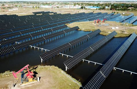 中国石油首个水面光伏电站为大庆油田“清洁充电” 王建威 新华社 太阳能发电网