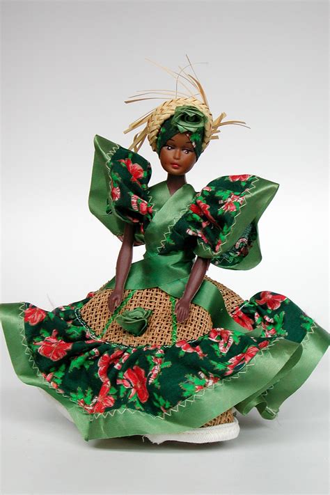 Pin by maria sendra on muñecas Mar Caribe | American doll, Traditional ...