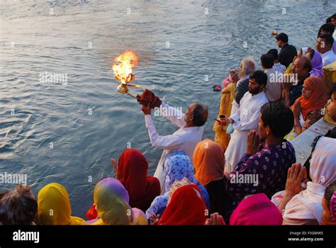 Morning aarti haridwar hi-res stock photography and images - Alamy