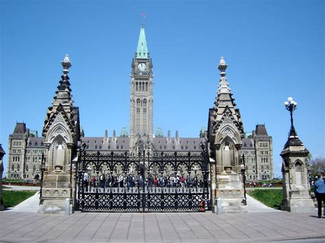 File:Parliament Hill Front Entrance.jpg - Wikipedia