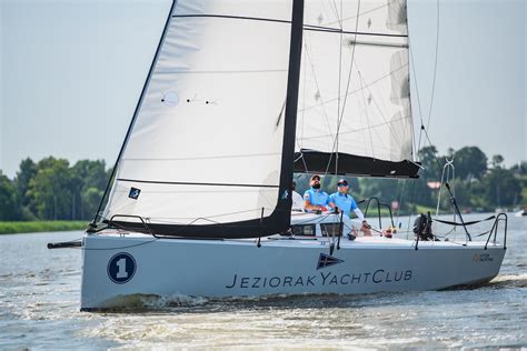 Na Regaty Bez Jachtu I Za Ogi Jak To Dzia A W Jeziorak Yacht Club