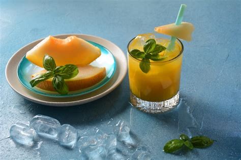 Bebidas Refrescantes Y Zumos C Tricos Con Cubitos De Hielo Menta Y