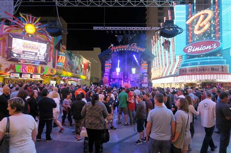 Walking the Las Vegas Strip at Night: A 2024 Tour - Follow The Piper