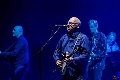 Mark Knopfler Performs For A Sold Out Old National Centre